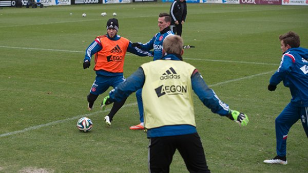 进攻端通过 进攻端通过