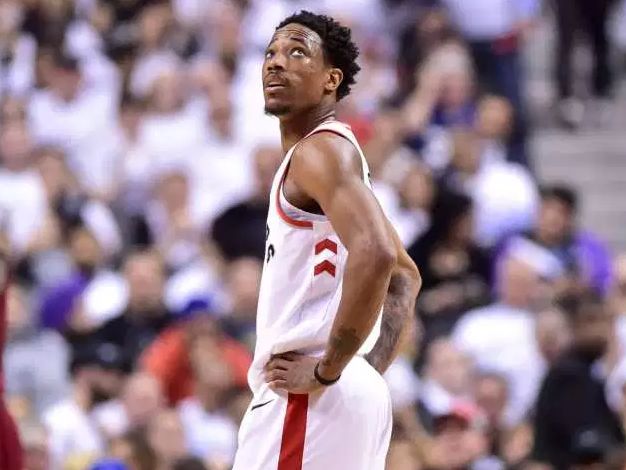 手顺子或飞 手顺子或飞